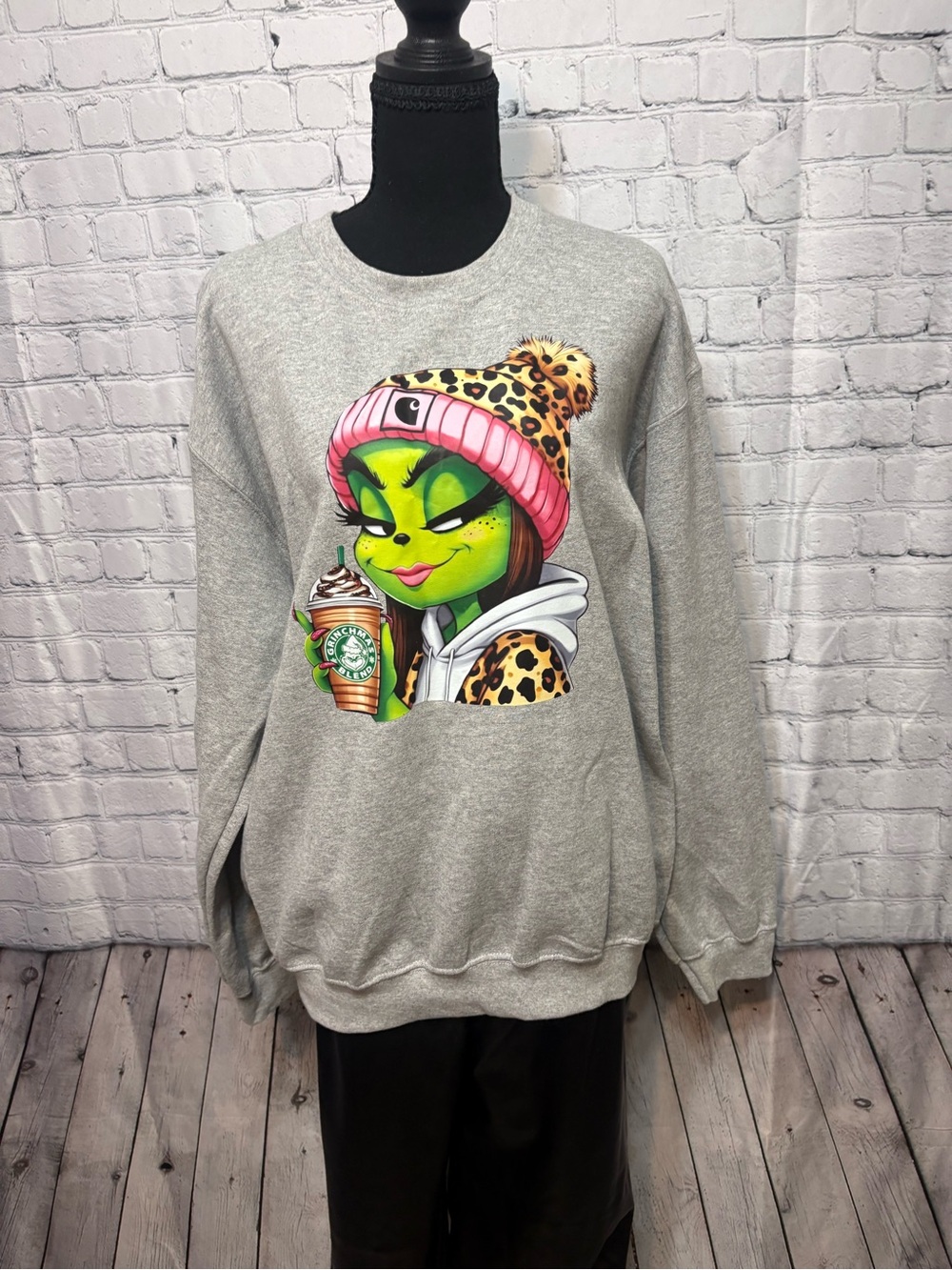 Gray Women's Graphic Sweatshirt with Leopard Beanie Design